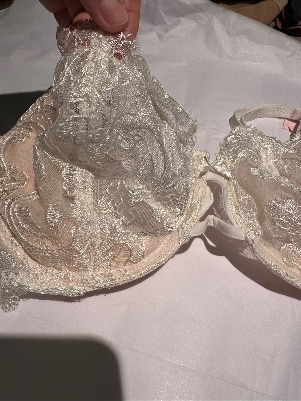 Victoria’s Secret lace bra, NWT 34DD